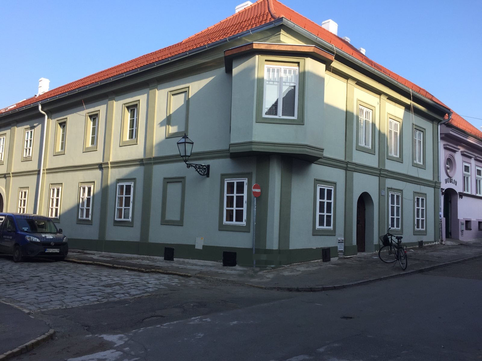 jednoiposoban-stan-Novi Sad-Petrovaradin-Gradic-zgrada